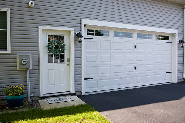 24/7 Emergency Garage Door Panel Replacement experts in Tekamah, NE